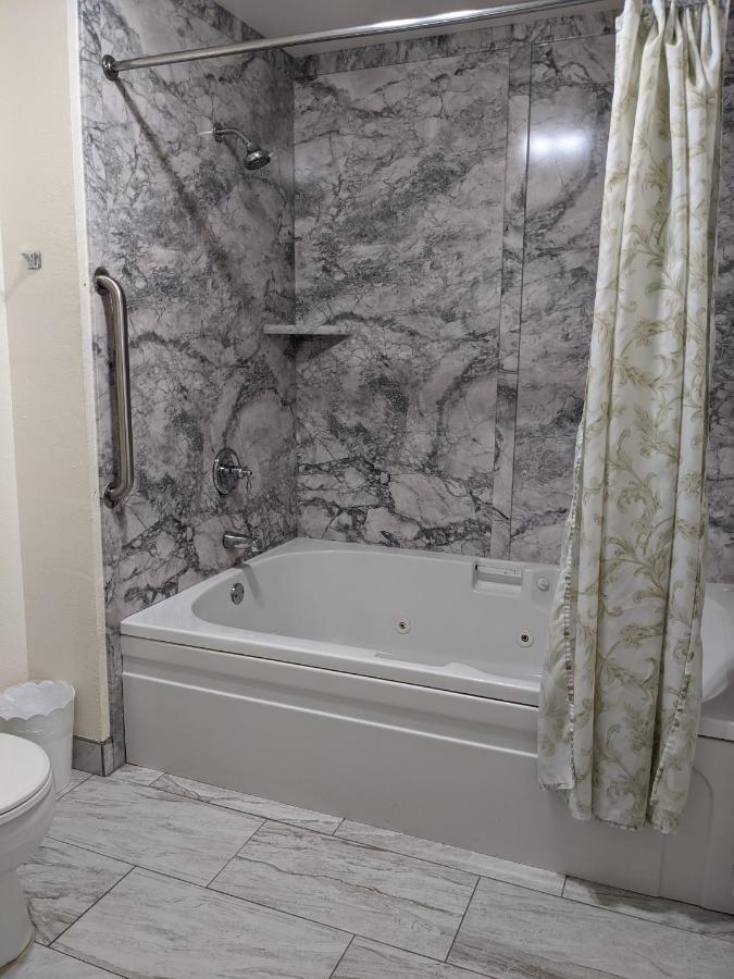 Deluxe Single Room,1294064002:JPEG